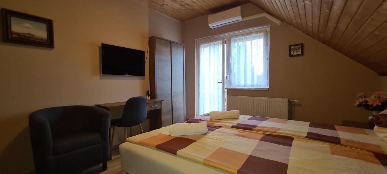 Hajas Família Kiadó Szobák Balatonmáriafürdő Esterno foto