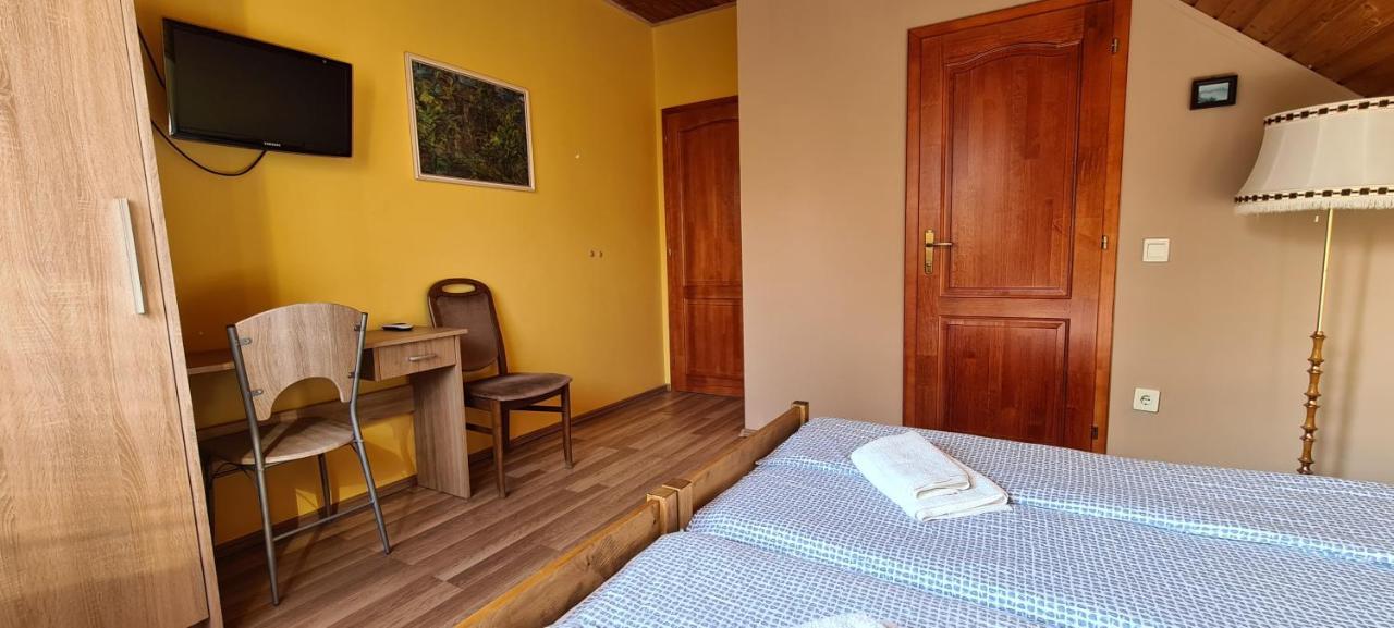Hajas Família Kiadó Szobák Balatonmáriafürdő Esterno foto