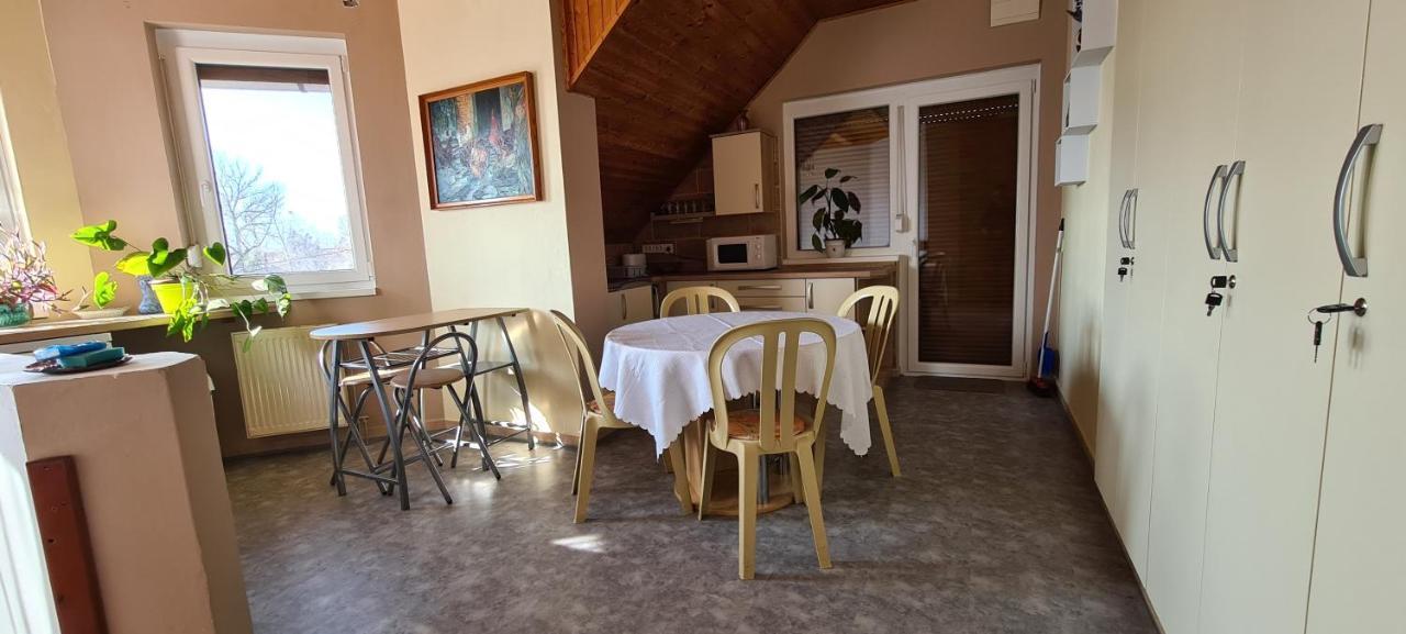 Hajas Família Kiadó Szobák Balatonmáriafürdő Esterno foto