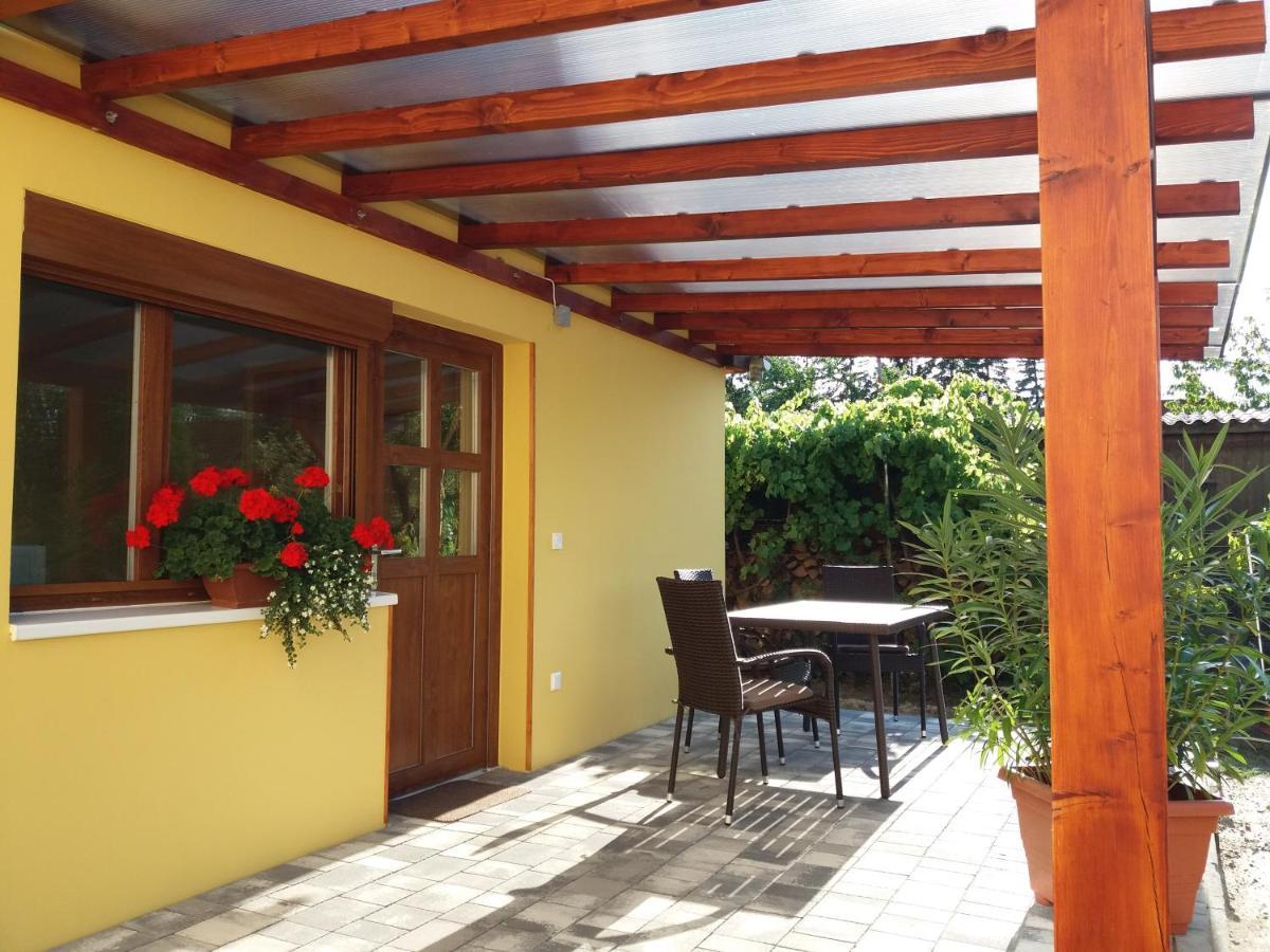 Hajas Família Kiadó Szobák Balatonmáriafürdő Esterno foto