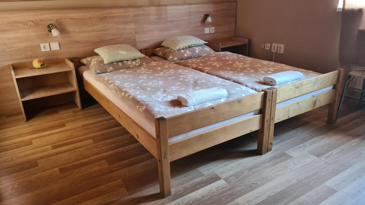 Hajas Família Kiadó Szobák Balatonmáriafürdő Esterno foto